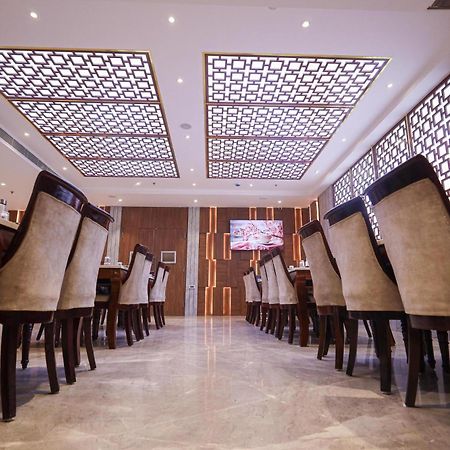 Hotel The Royal Legacy Lucknow Esterno foto