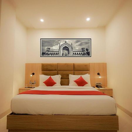 Hotel The Royal Legacy Lucknow Esterno foto