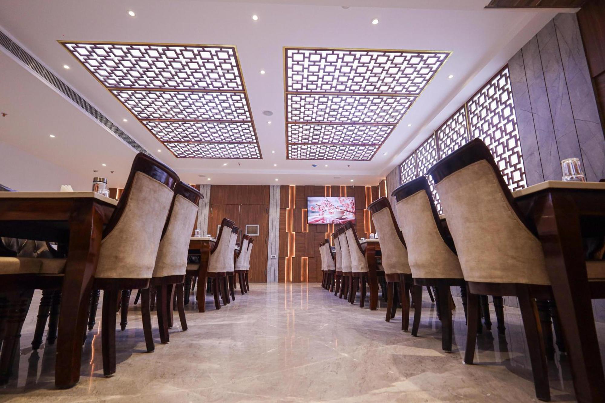 Hotel The Royal Legacy Lucknow Esterno foto