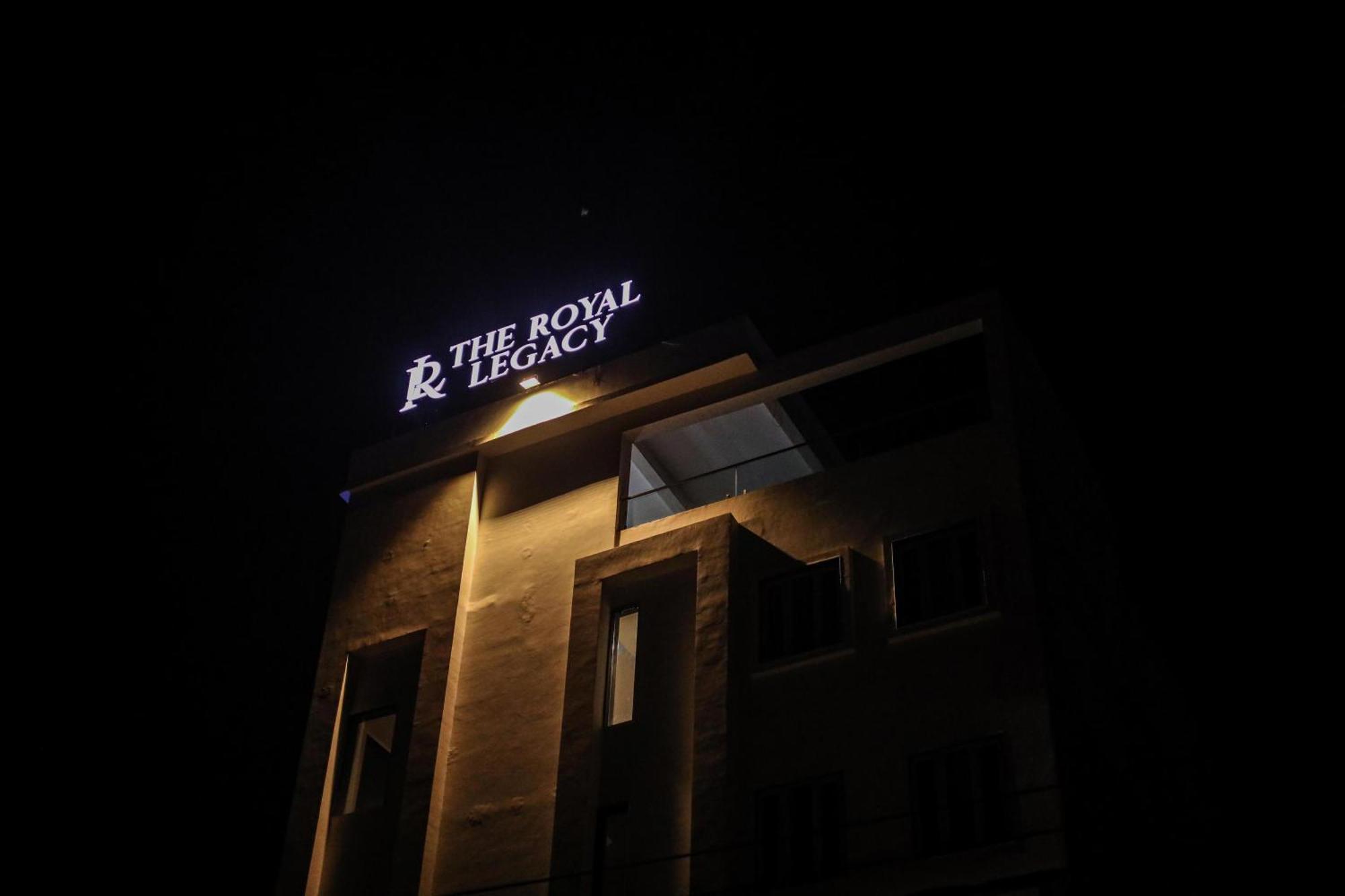 Hotel The Royal Legacy Lucknow Esterno foto