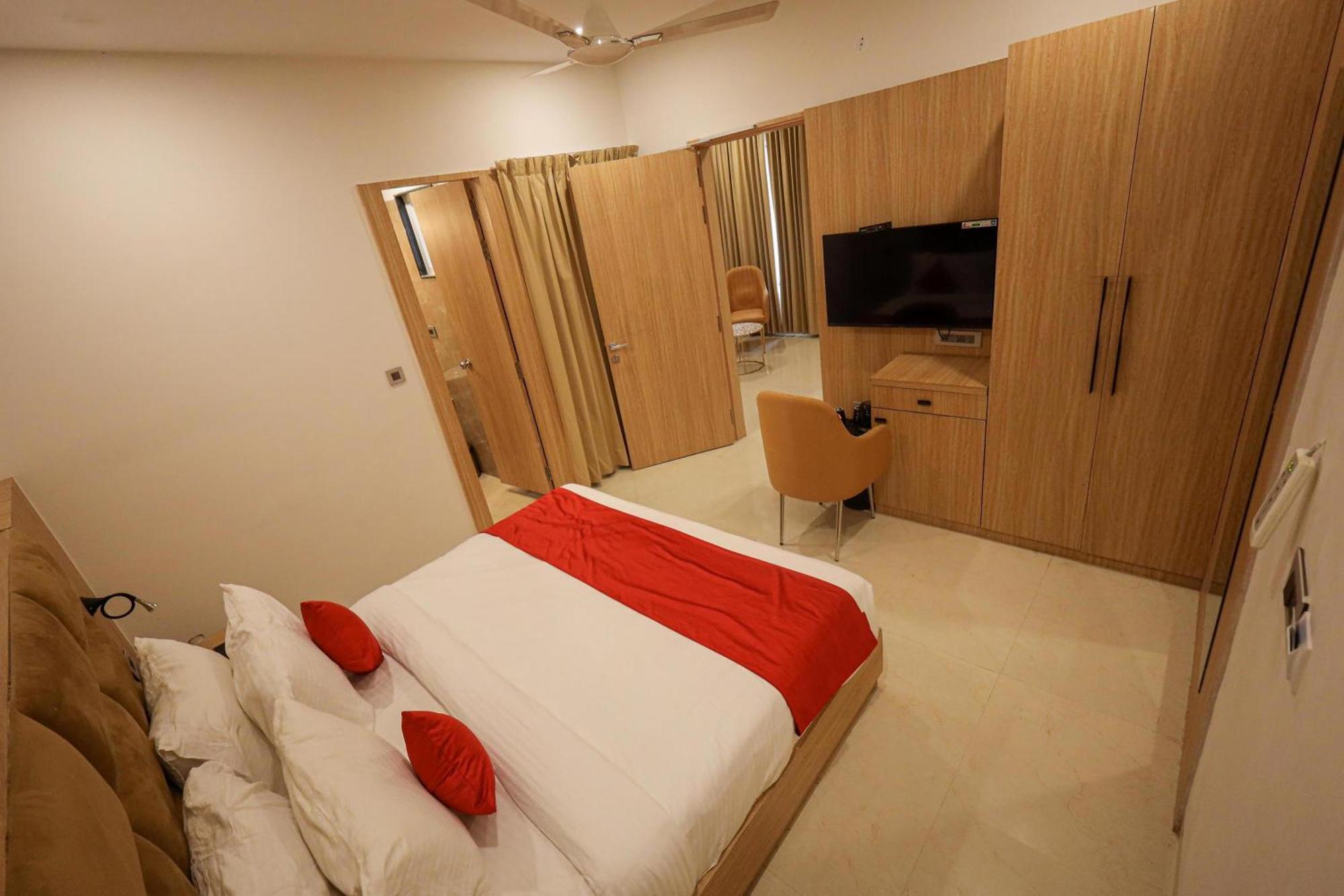 Hotel The Royal Legacy Lucknow Esterno foto