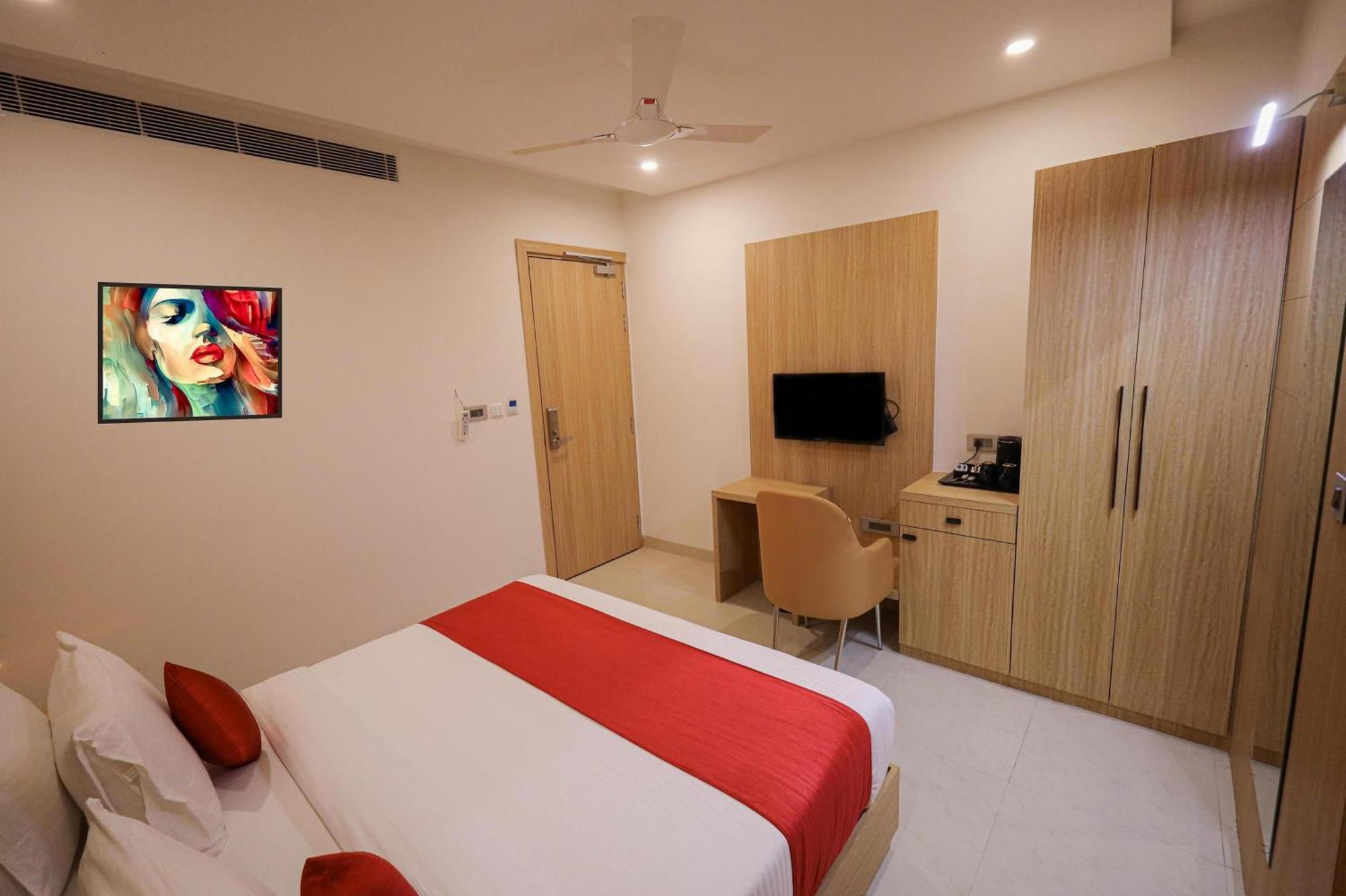 Hotel The Royal Legacy Lucknow Esterno foto