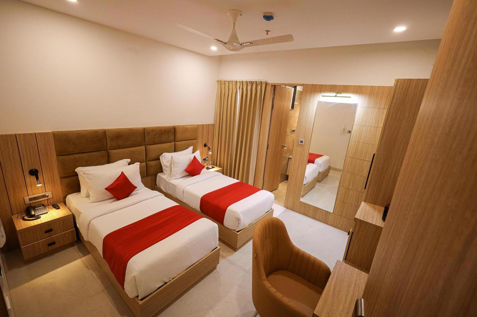 Hotel The Royal Legacy Lucknow Esterno foto