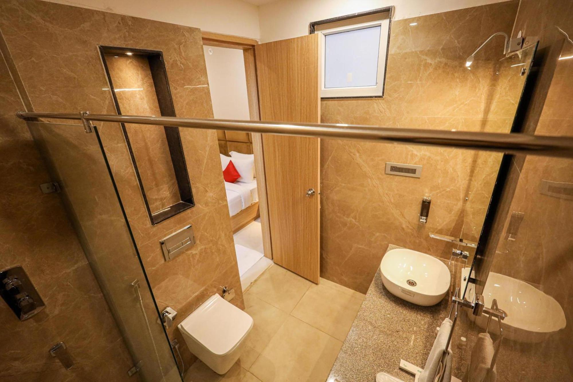Hotel The Royal Legacy Lucknow Esterno foto