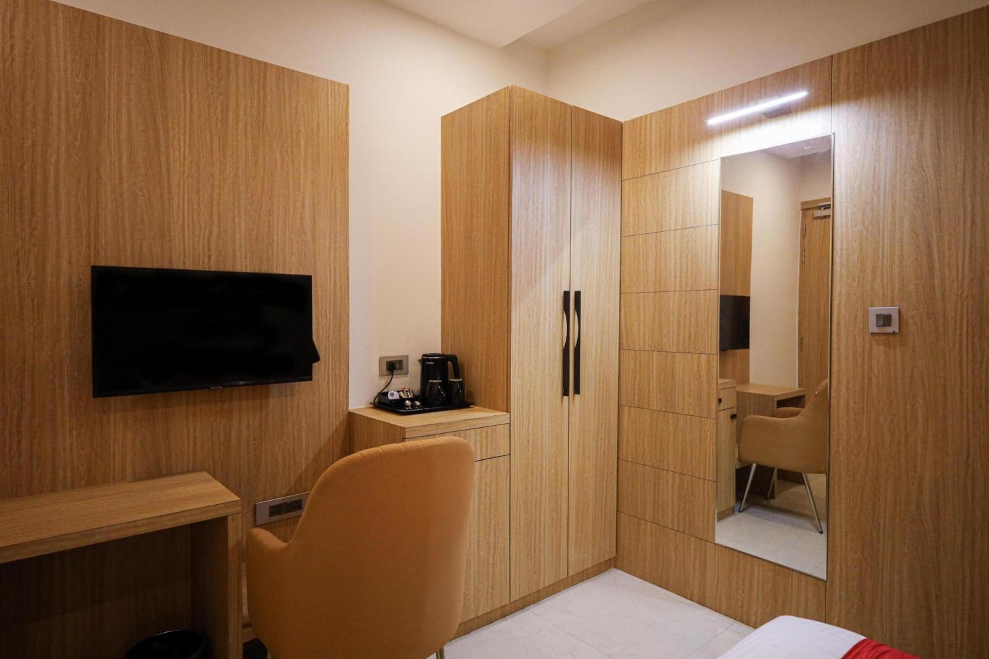 Hotel The Royal Legacy Lucknow Esterno foto